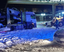 Все выходные автоинспекторы оказывали помощь автолюбителям