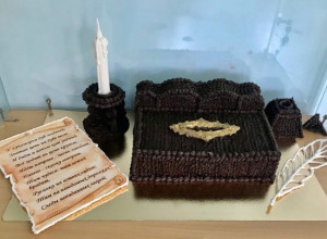В замке Шереметева в Марий Эл можно увидеть зеркало и секретер из шоколада